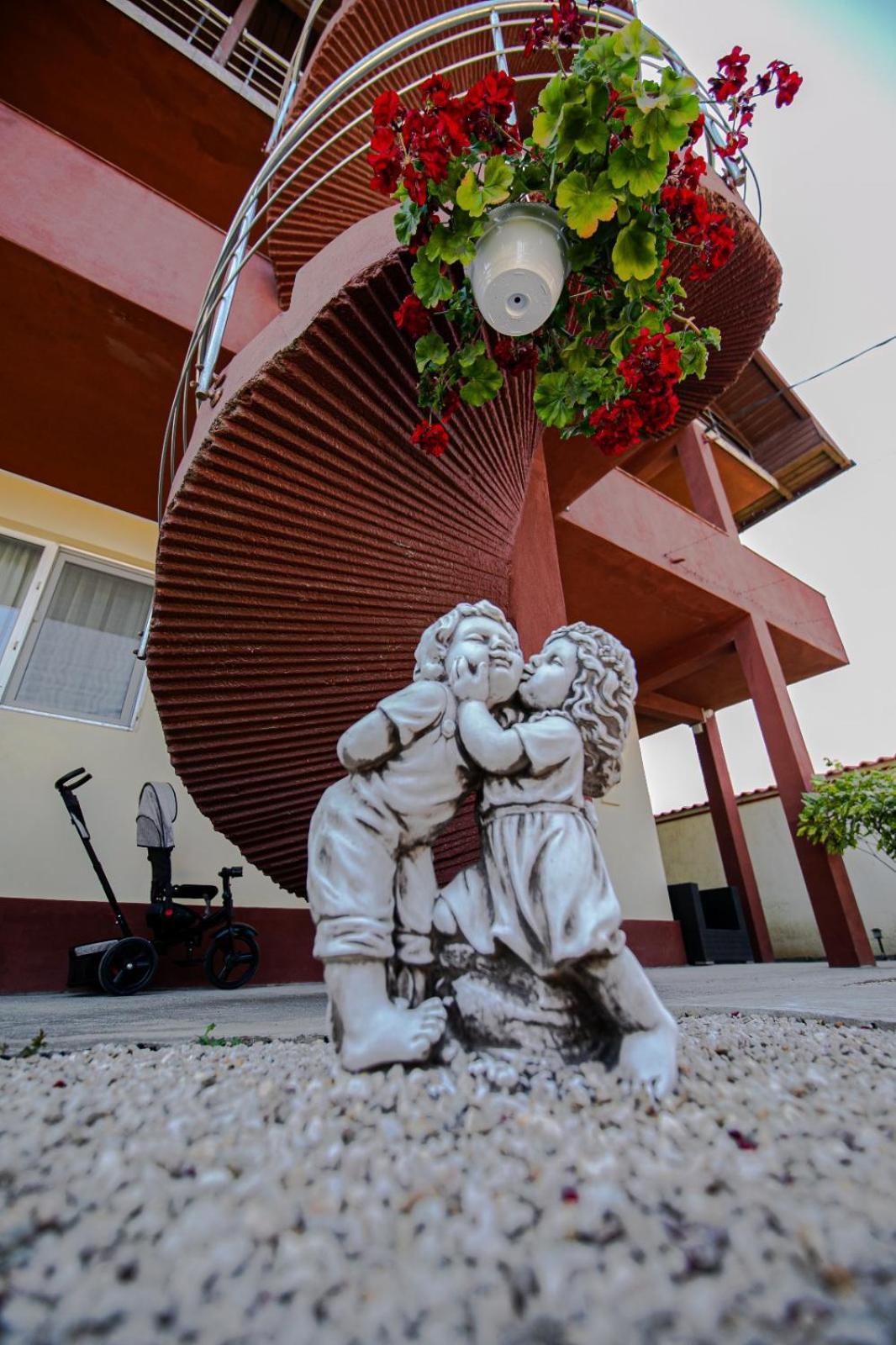 Casa Jessi Hotell Două Mai Eksteriør bilde